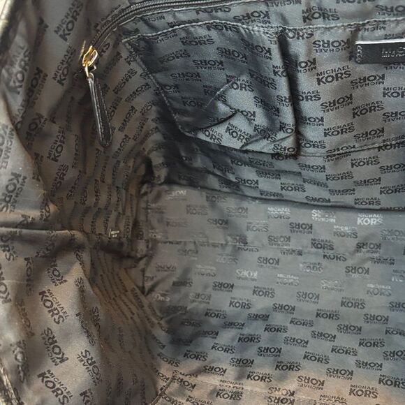 Michael Kors Bag Purse Handbag Leather Medallion Large Tote Pocketbook - Picture 13 of 16